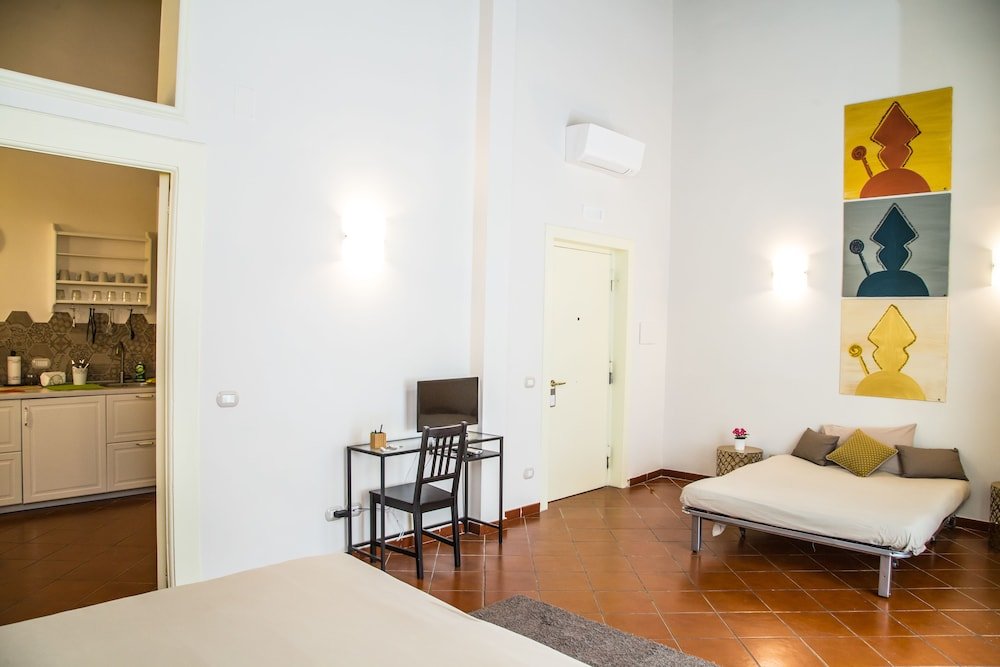 Фото Domus Donnaregina Apartments