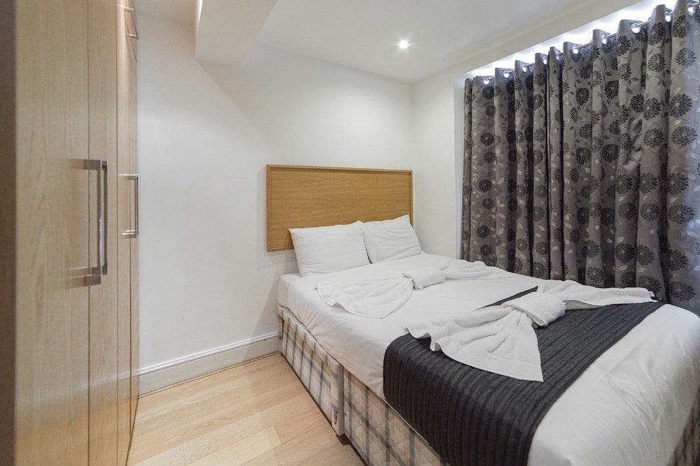 Фото Hyde Park Superior Apartments