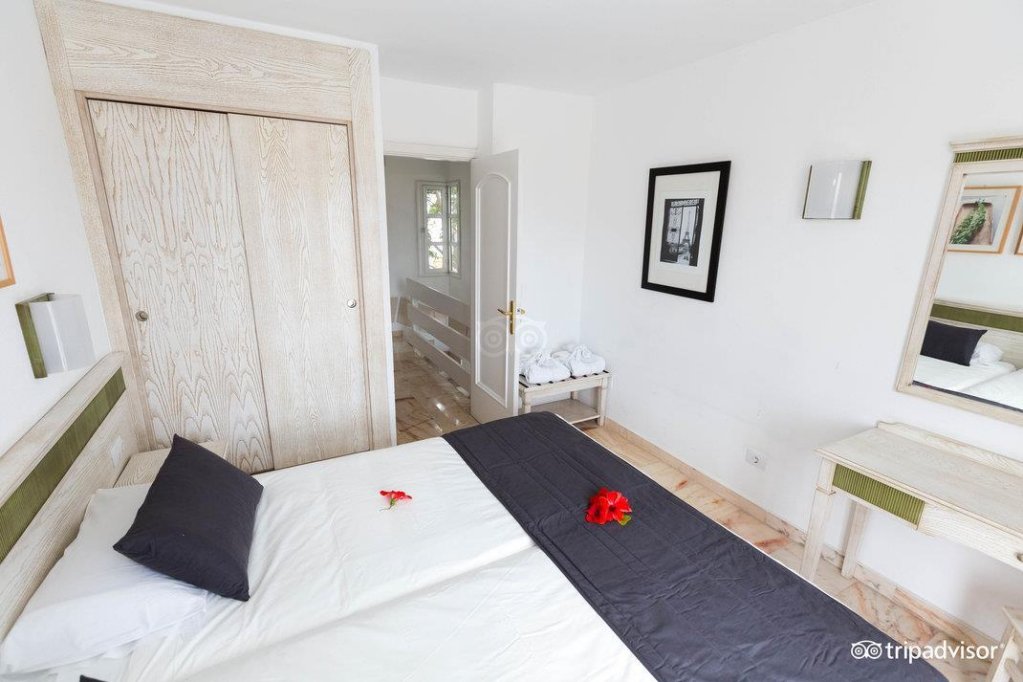 Фото Vista Bonita Gay & Lesbian only Resort