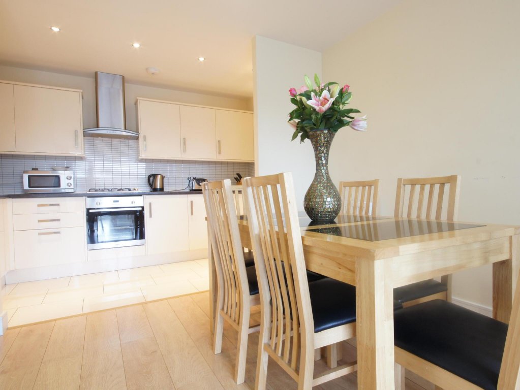 Фото Lodge Drive Apartments