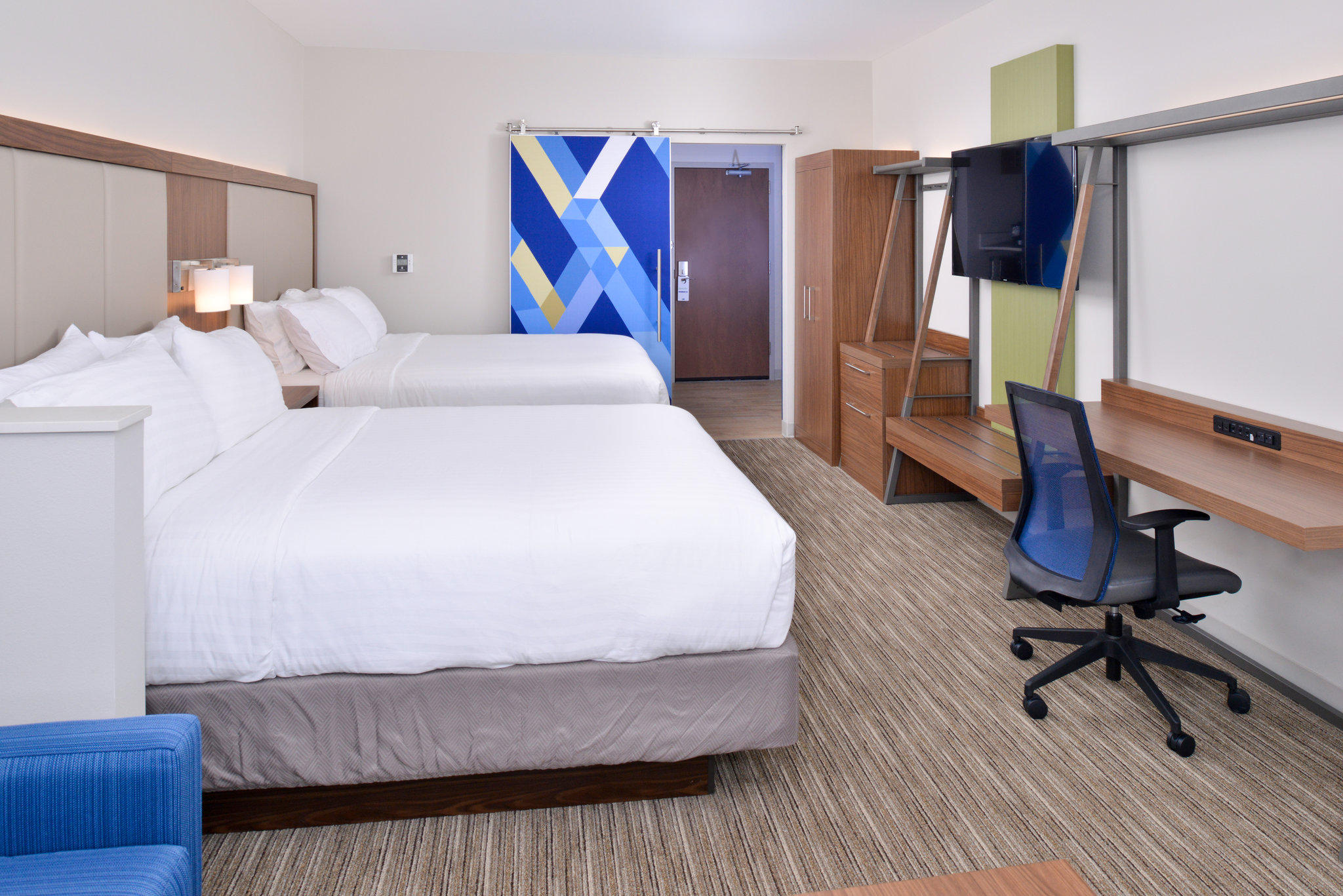 Фото Holiday Inn Express & Suites Madison, an Ihg Hotel