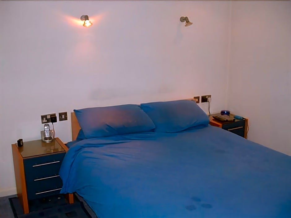 Фото Earle House Serviced Apartments