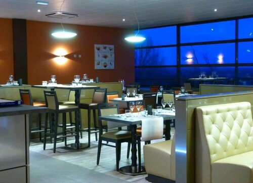 Гостиница Hotel le kolibri в Маконе