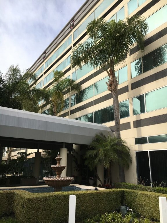 Фото Sheraton Ontario Airport Hotel