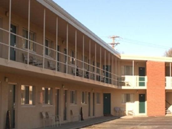 Фото Meadow Court Inn