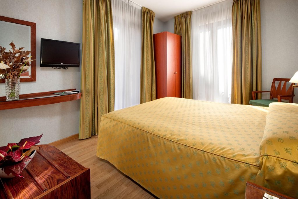 Фото Hotel Suizo