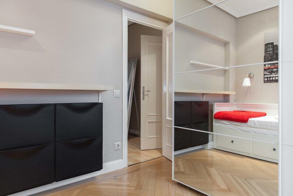 Фото Offer Luxury Apartment Madrid