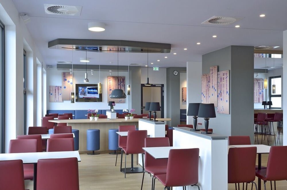 Фото B&b Hotel Köln-Troisdorf