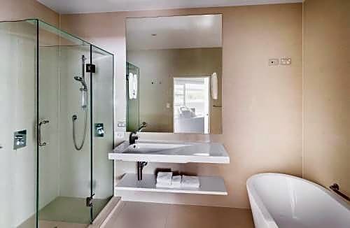 Фото Hilton Lake Taupo