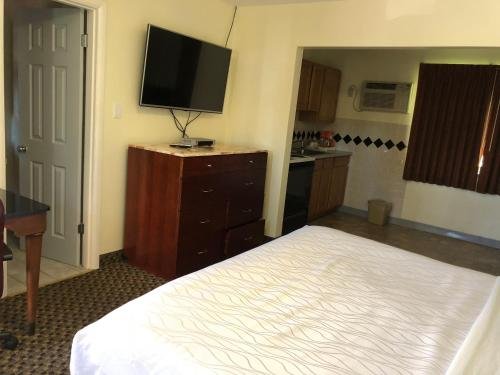 Фото Monticello Motel