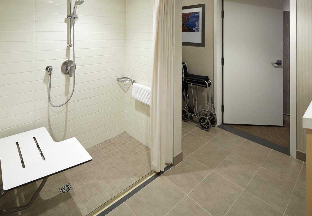 Фото Delta Hotels by Marriott Prince Edward