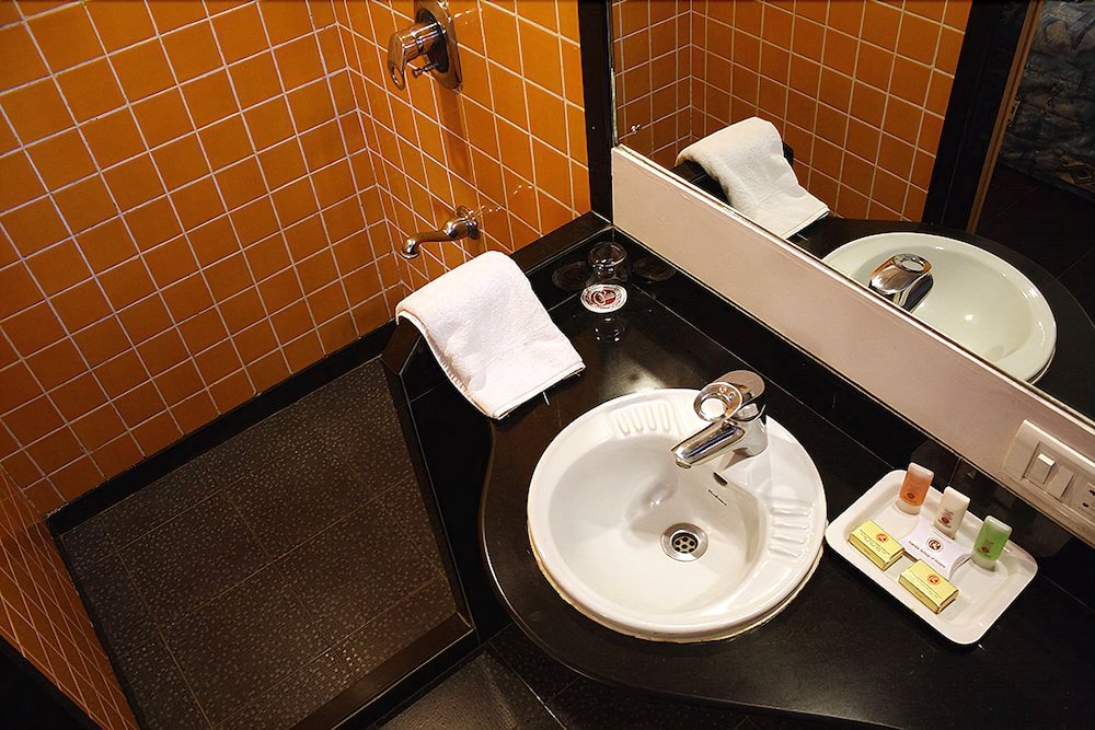 Фото Ramee Guestline Hotel Khar