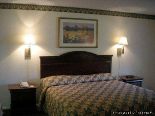 Гостиница Granbury Inn & Suites