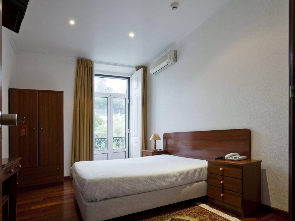 Фото Hotel Portuense Lisboa