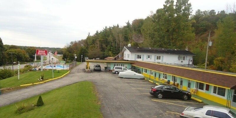 Гостиница Westmount Motel