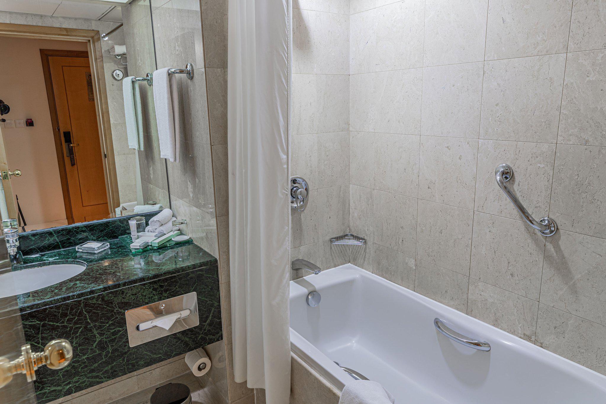 Фото Millennium Downtown Abu Dhabi