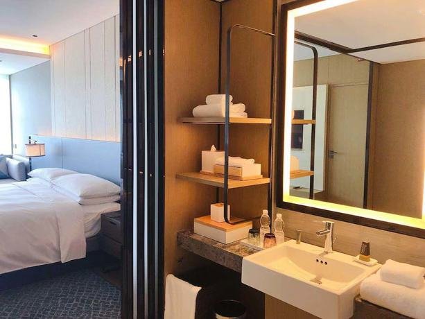 Фото Xuzhou Marriott Hotel Lakeview