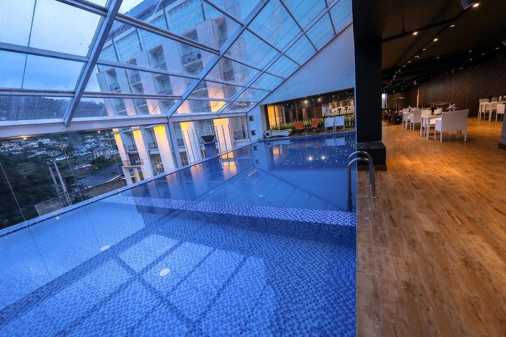 Фото The Golden Ridge Hotel