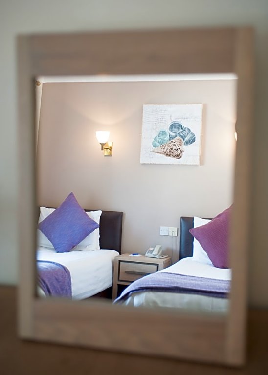 Фото The Hampshire Hotel