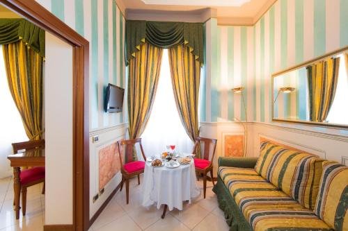 Фото Dipendenza Hotel Londra