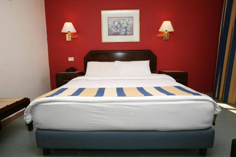 Фото Hotel Golden Tulip Aqaba Red Sea