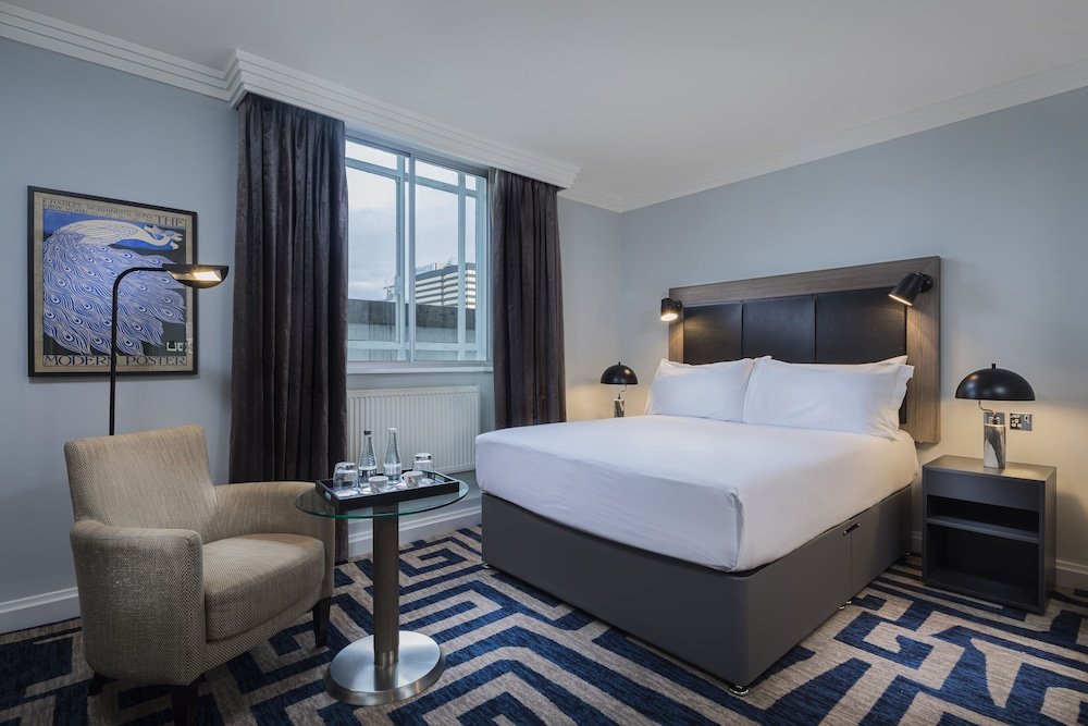 Фото The Queens Hotel