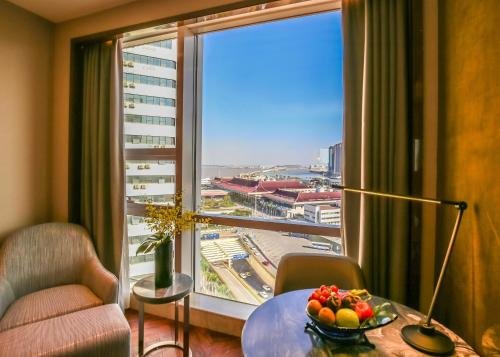 Фото Zhuhai LongZhuDa International Hotel