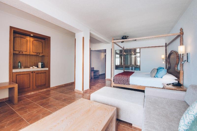 Фото Iberostar Selection Jardín del Sol Suites