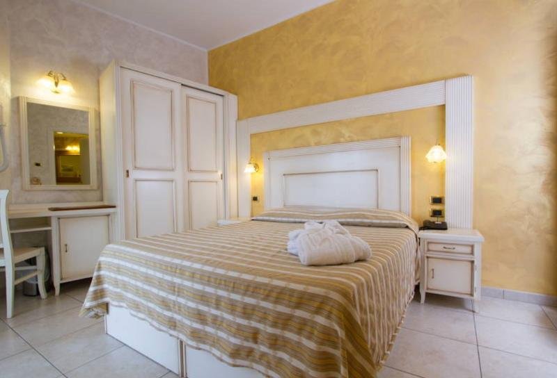 Фото Hotel Diplomat Palace