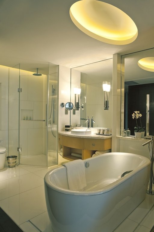 Фото Renaissance Shanghai Putuo Hotel