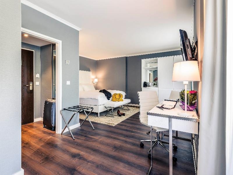 Фото Mercure Hotel Raphael Wien