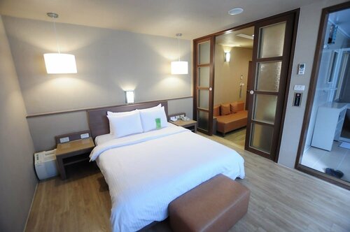 Внешний вид отеля Kindness Hotel Han Shen в Гаосюне, фото 4