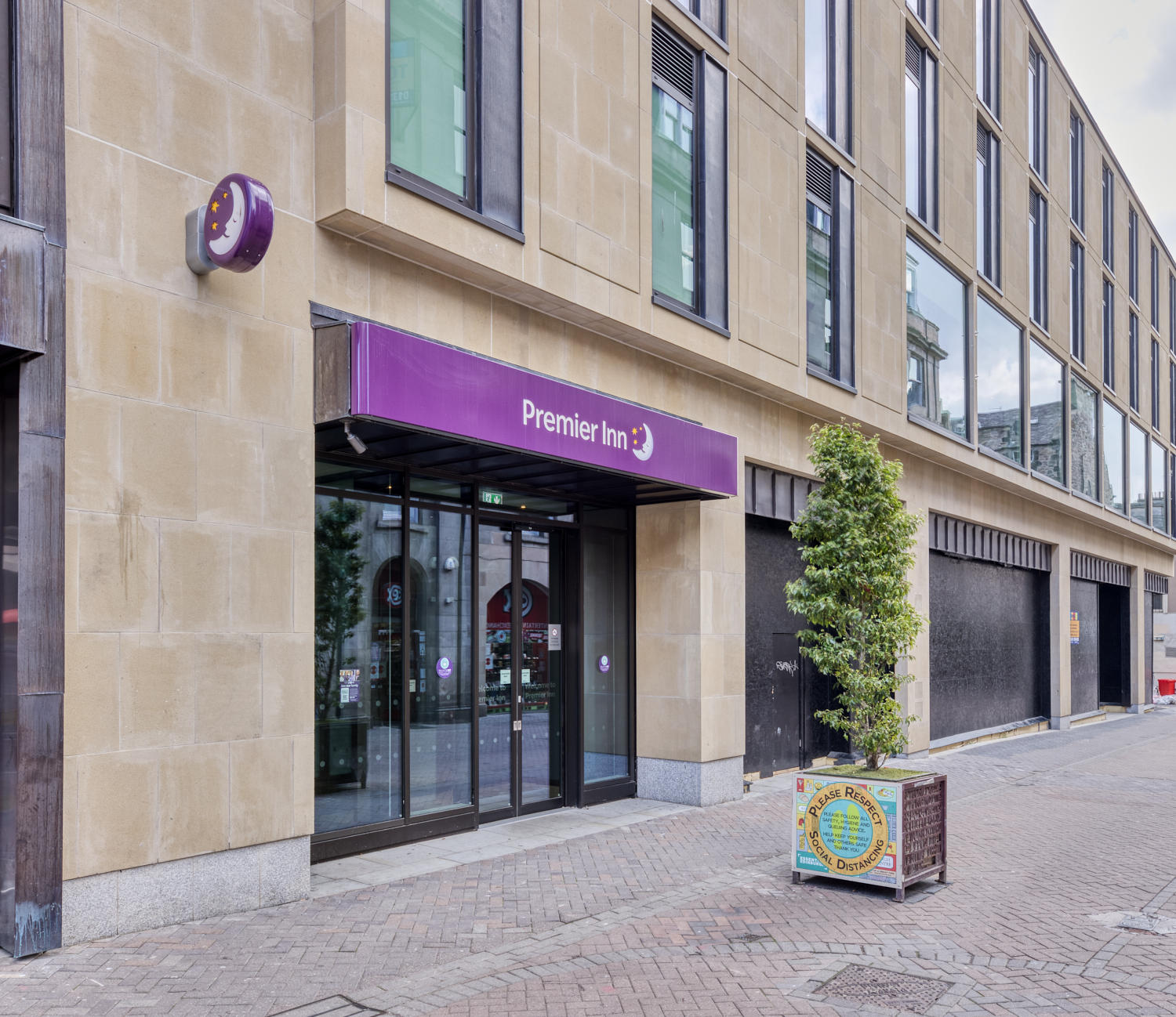 Фото Hub by Premier Inn Edinburgh City Centre