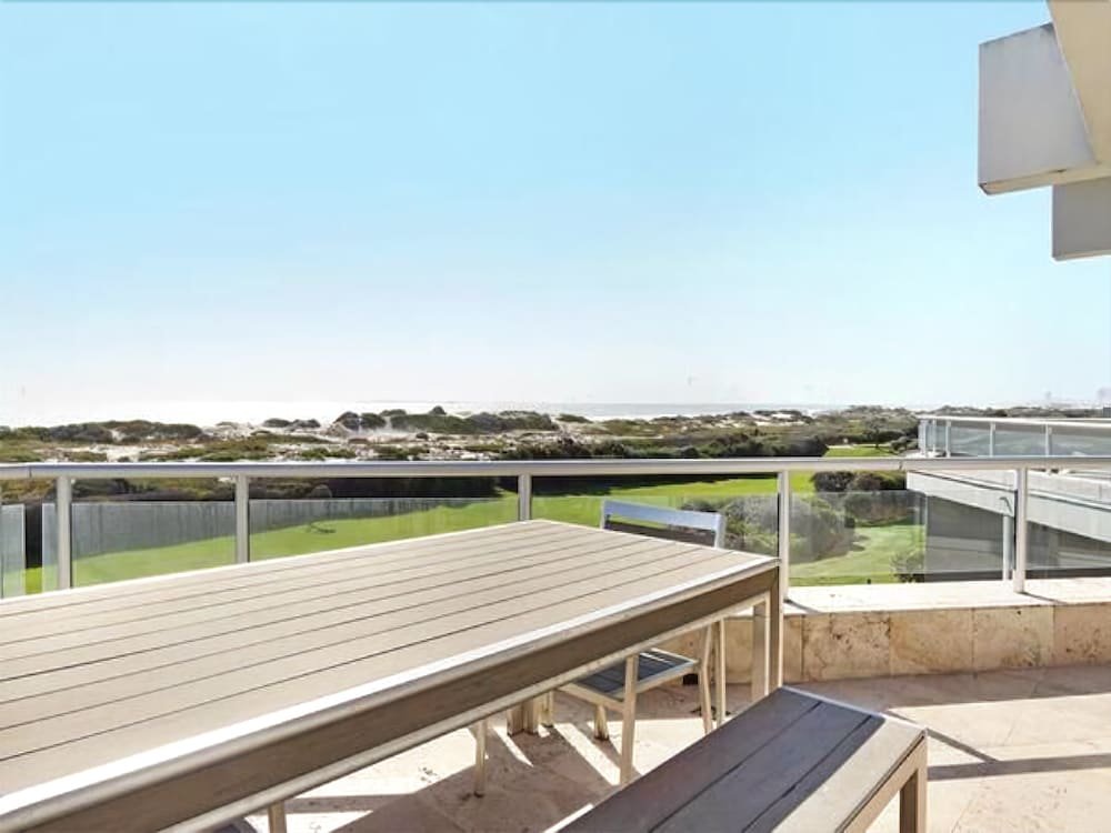 Фото Dolphin Beach Hotel