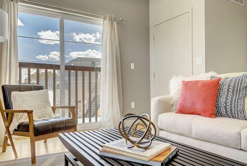 Гостиница Stunning Guesthouse - Walk Everywhere! Sleeps 6! в Денвере