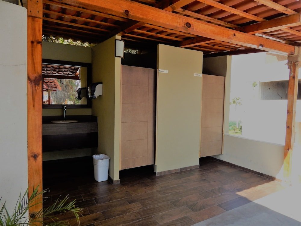 Фото Hotel Las Jacarandas