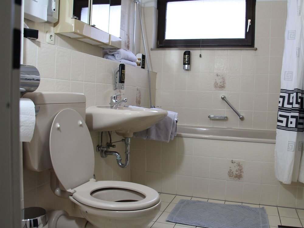 Фото Hotel Bayrischer Hof