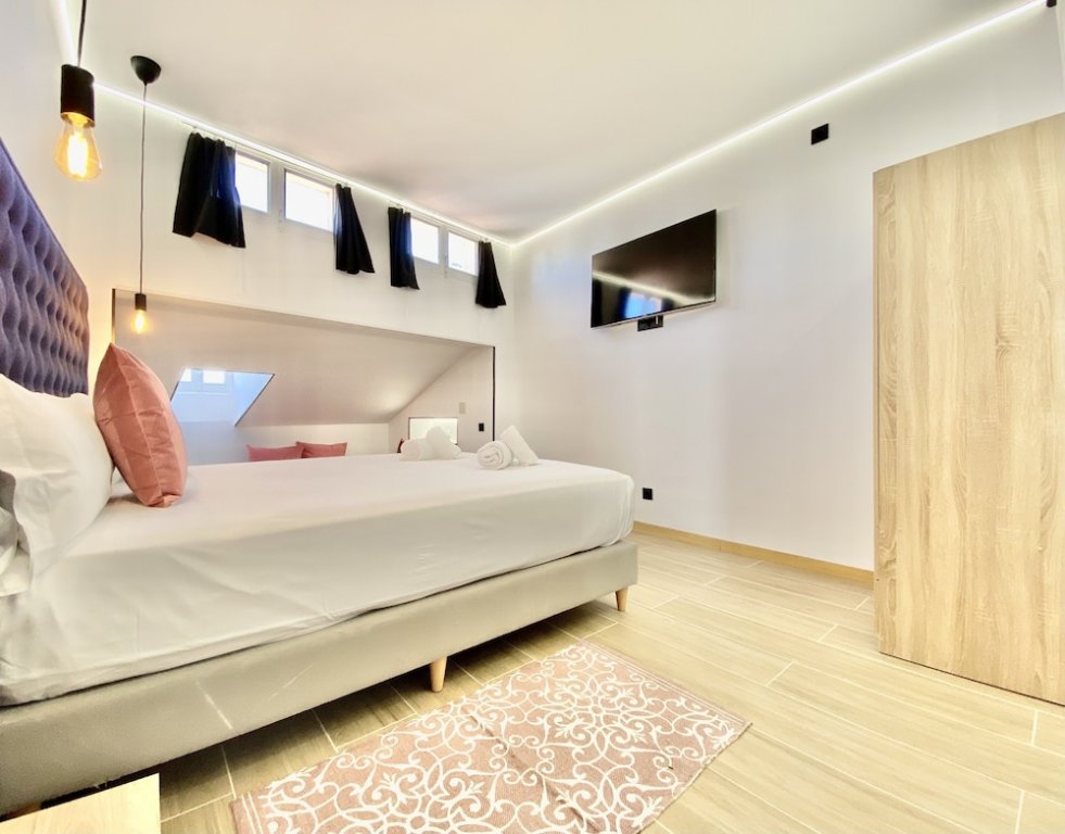 Фото Royal Suites Madrid