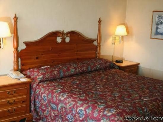 Фото BridgePointe Hotel & Marina