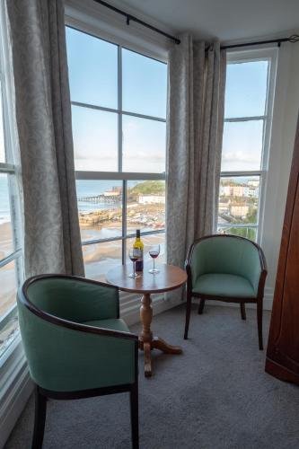 Фото Royal Lion Hotel