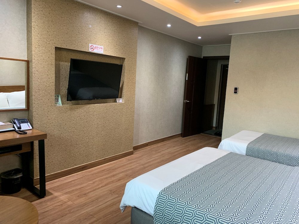 Фото I-CHECK Hyunjin Hotel