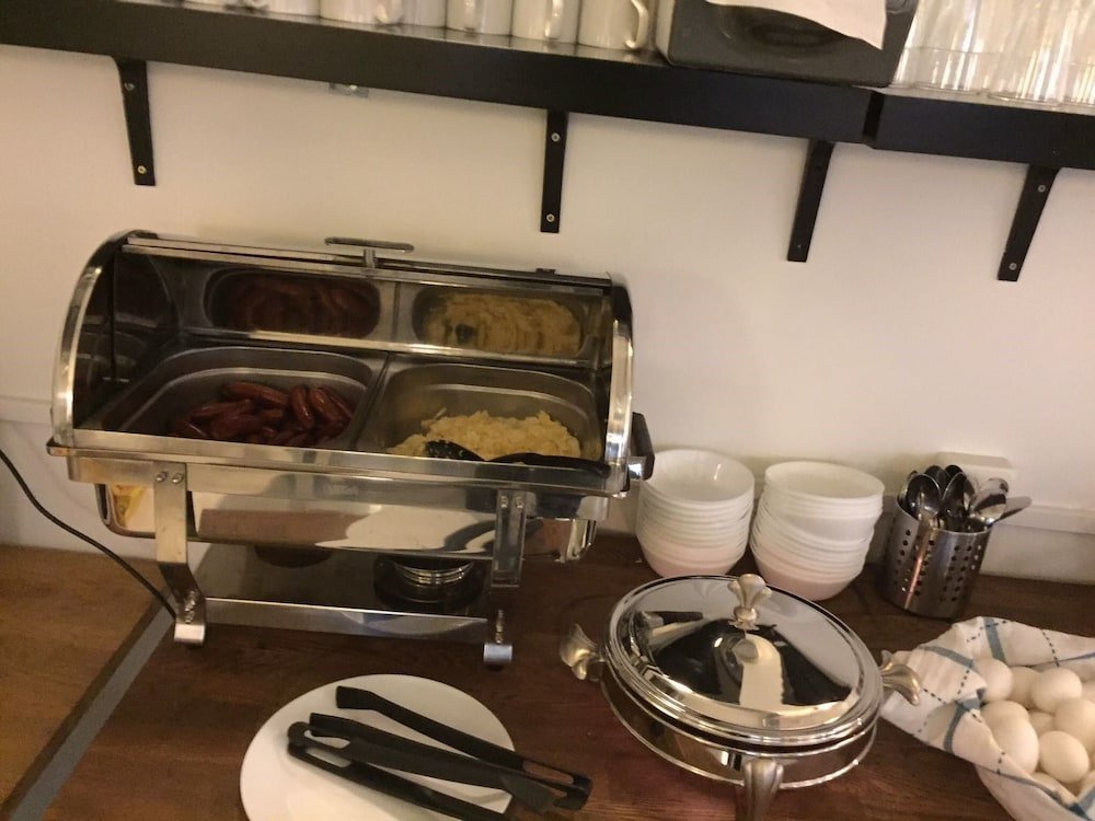 Фото Metro Hotel