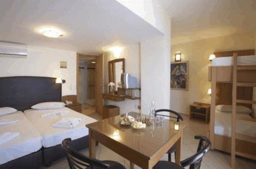 Фото Theo Beach Hotel Apartments