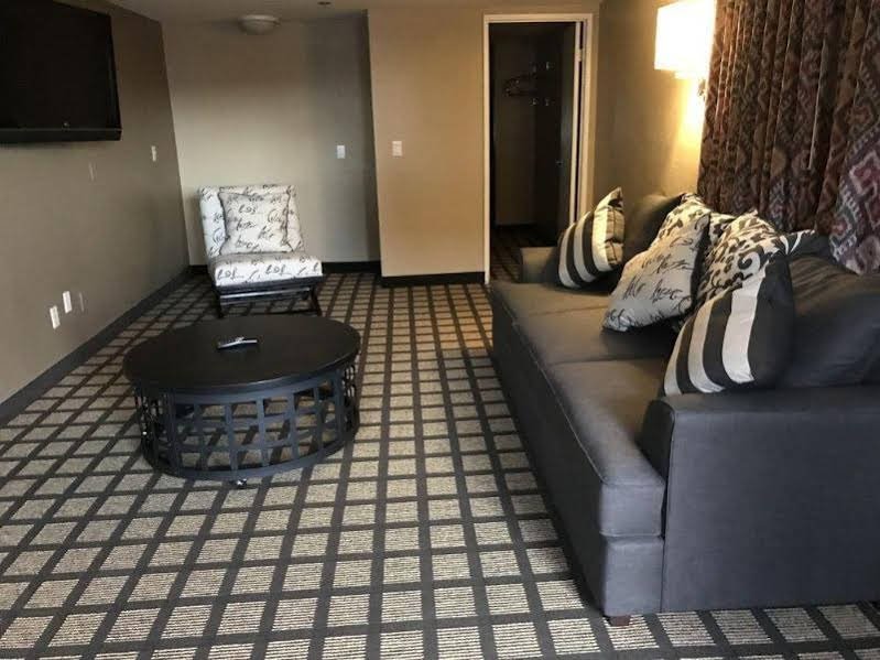 Фото Travelers Inn