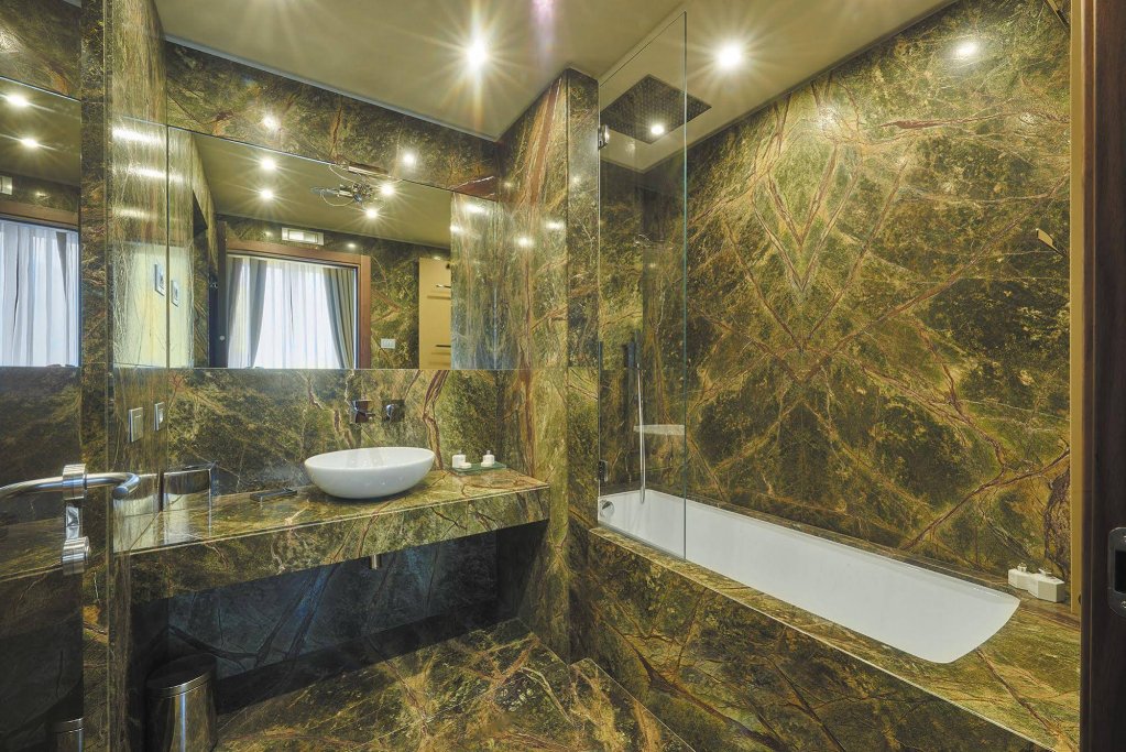 Фото Villa Lario Resort Mandello