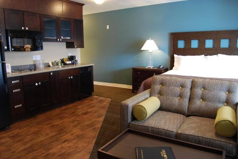 Фото Oxford Suites Silverdale