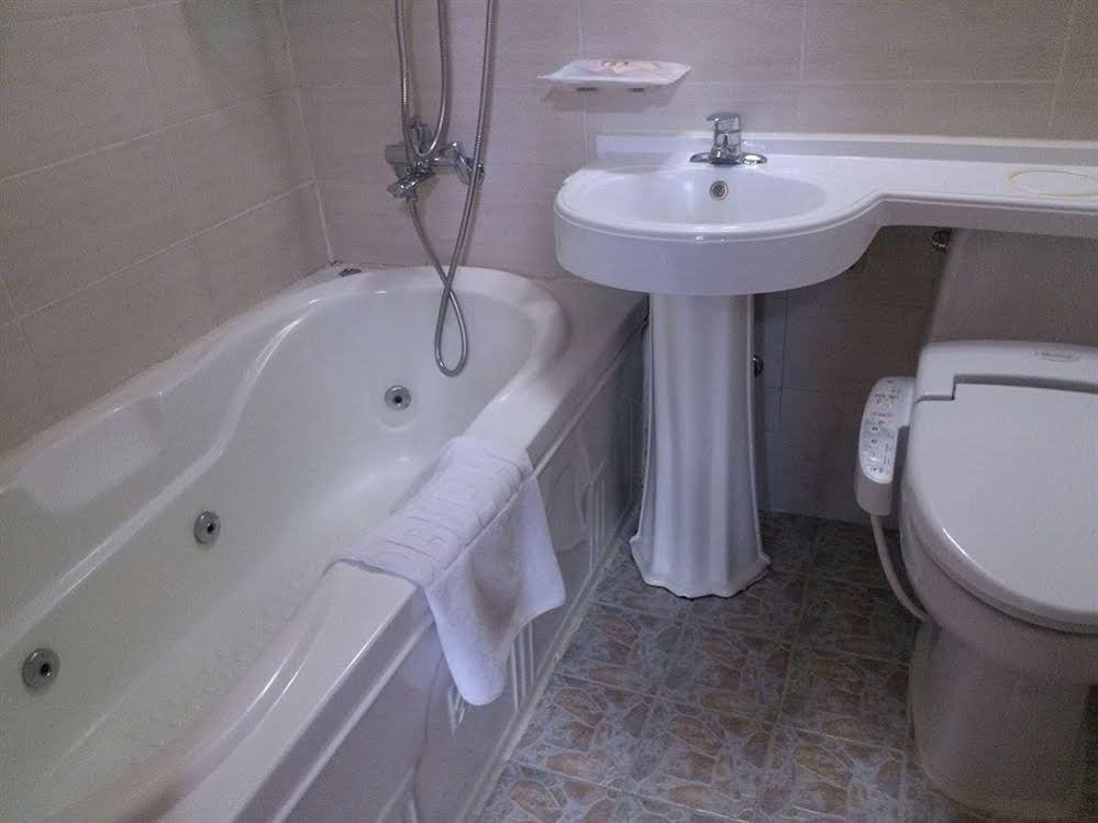 Фото Noble Hotel