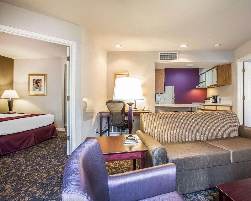 Фото Quality Suites Atlanta Buckhead Village North