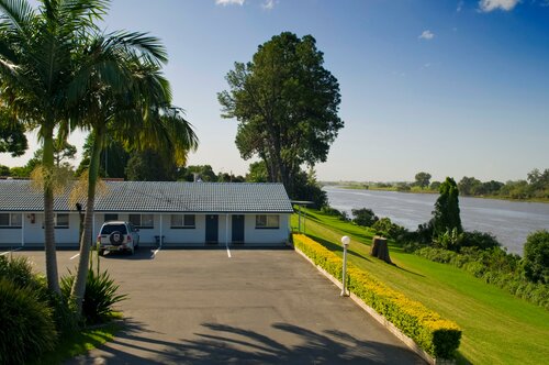 Гостиница Colonial Court Motor Inn в Новом Южном Уэльсе