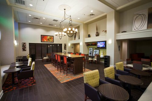 Гостиница Hampton Inn & Suites Valdosta/Conference Center